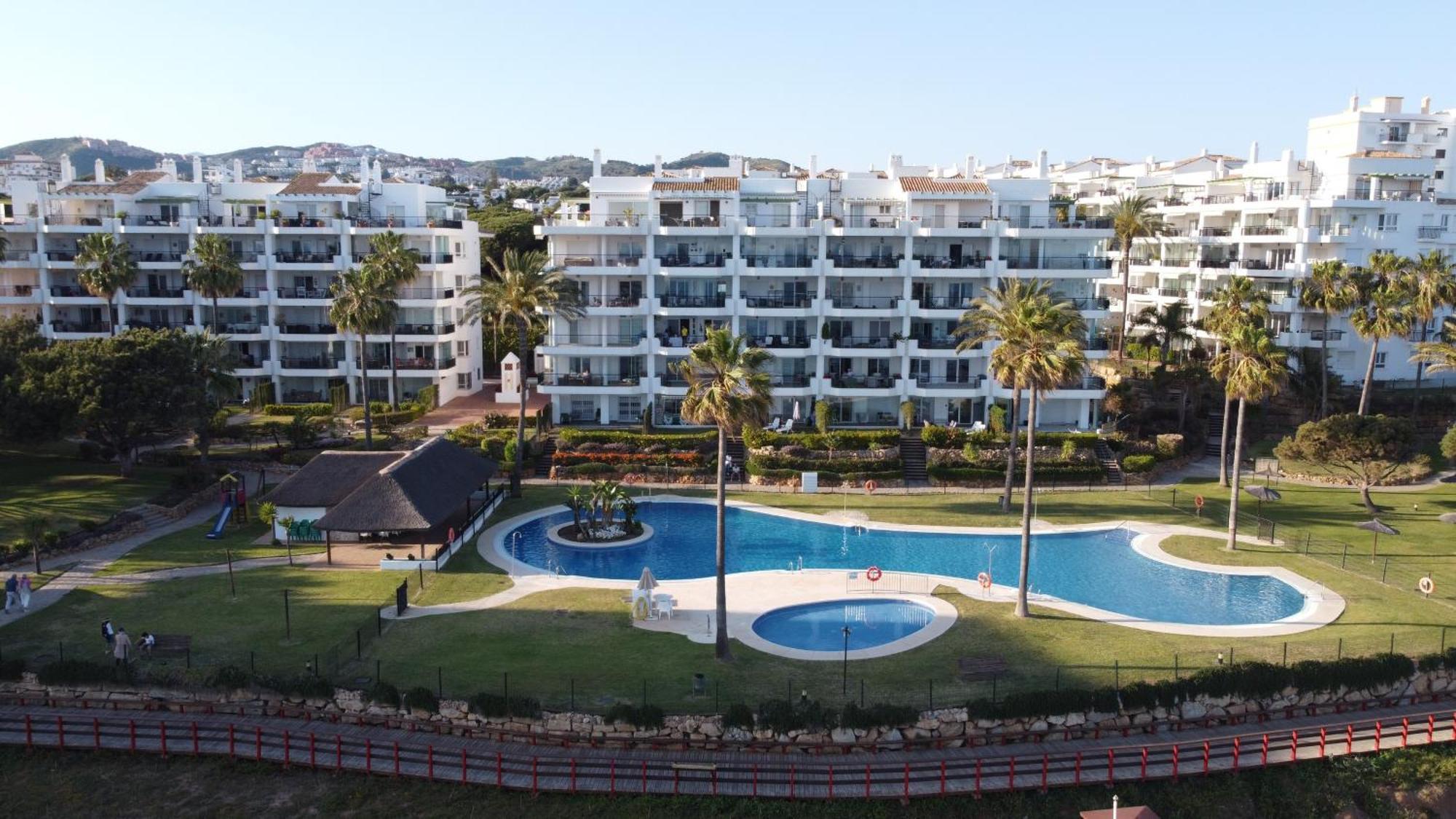 Frontline Beach Ground Floor With Privet Garden, Mi Capricho 16 Mijas Exterior foto