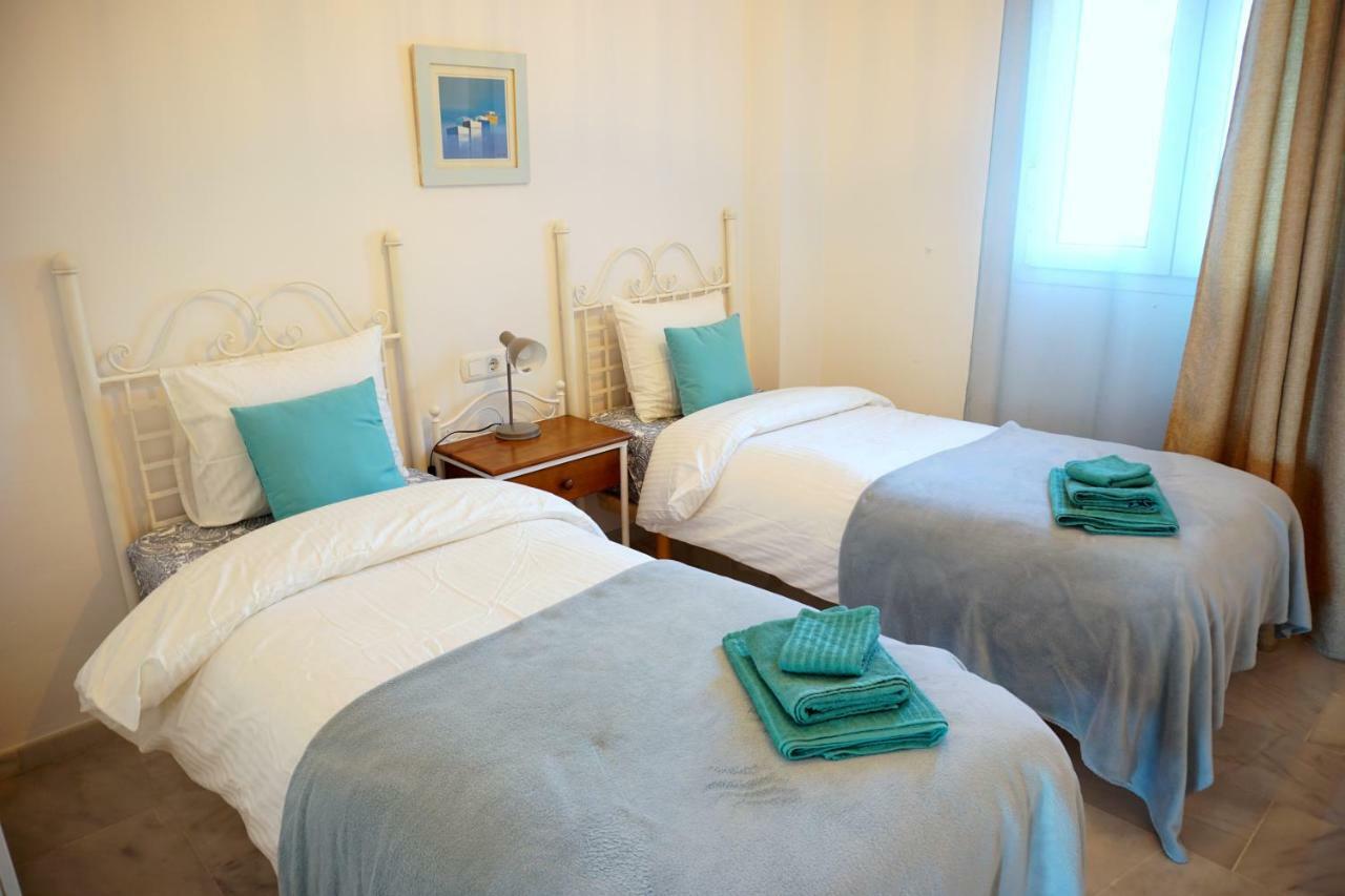 Frontline Beach Ground Floor With Privet Garden, Mi Capricho 16 Mijas Exterior foto
